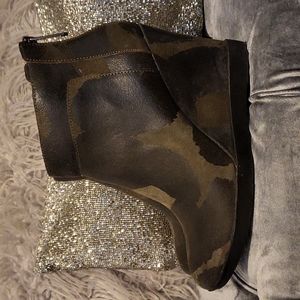 Donald Pliner suede camouflage booties